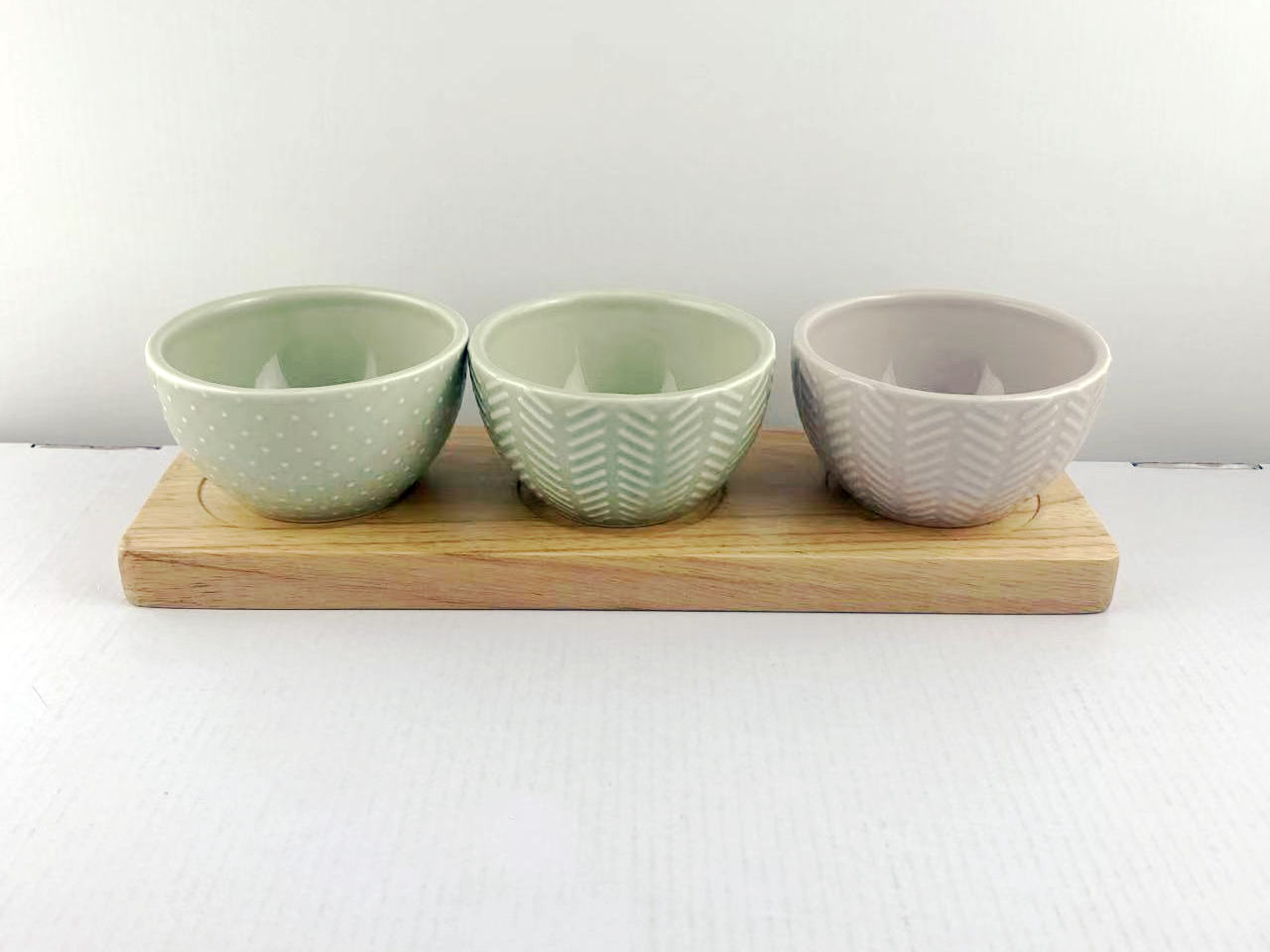 3-Piece Small Bowl Set with Tray